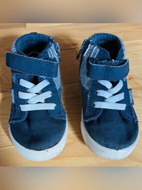 Oshkosh B’gosh Toddler Size 6 High-Top Sneakers - Blue Chambray -Velcro & Zipper